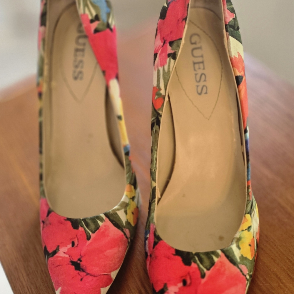 GUESS Women's Floral Print Heels - Multicolor